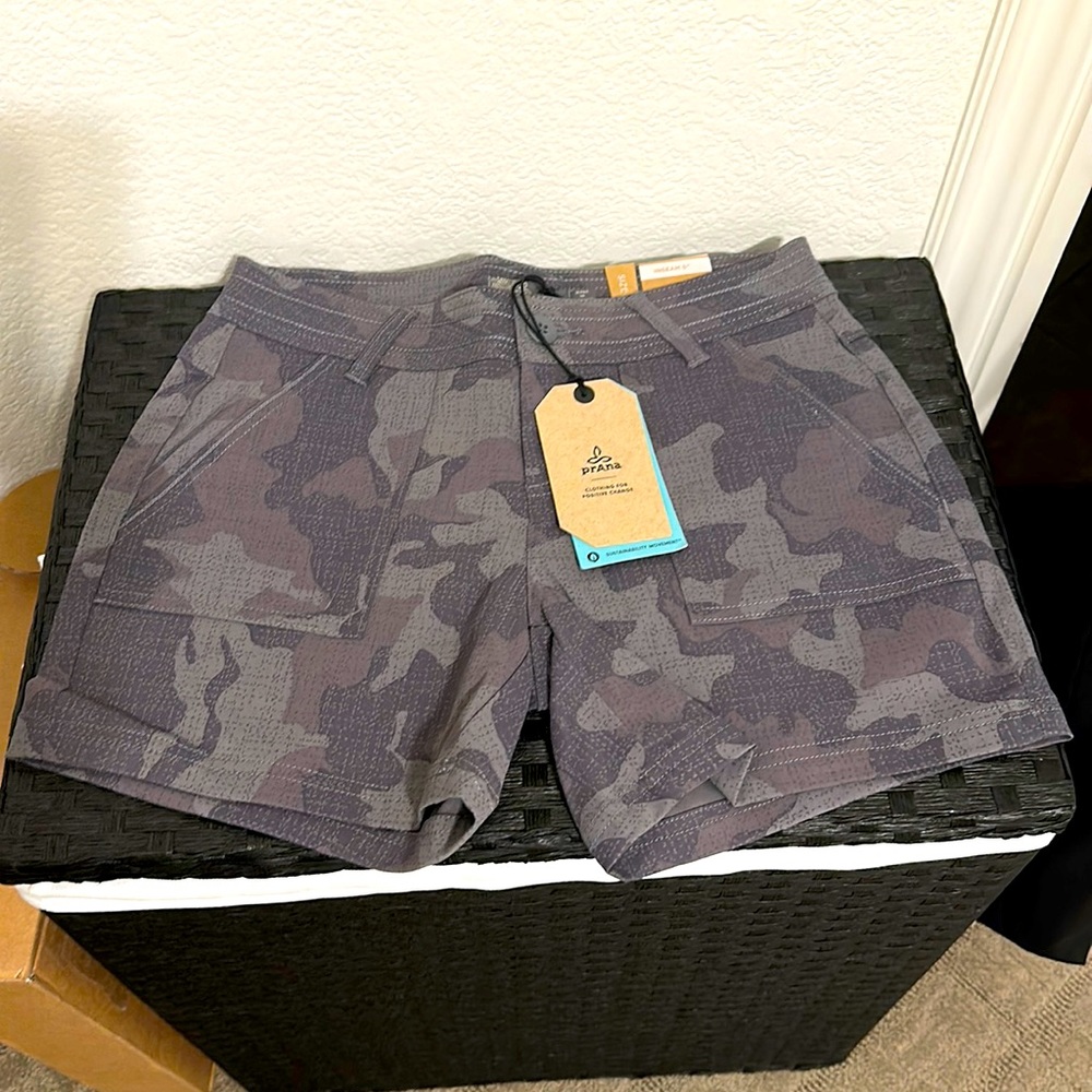 NWT Olivia Olivia shirt- camo